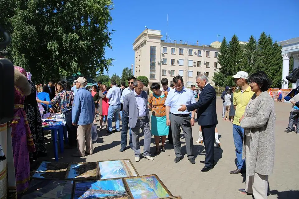 Оралда қолөнер шеберлерінің көрмесі өтті