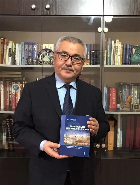 قازاق تاريحى قازاقستان تاريحىمەن عانا شەكتەلمەيدى  - تۇرسىنحان زاكەن ۇلى