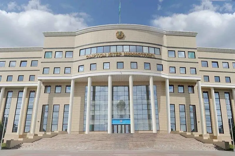 توتەنشە جاعداي رەجيمى كەزىندە شەكارا ارقىلى وتۋگە قانداي جاعدايدا شەكتەۋ قويىلادى