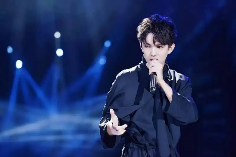 ديماش قۇدايبەرگەن قىتايدىڭ ۇزدىك ءارتىسى اتاندى