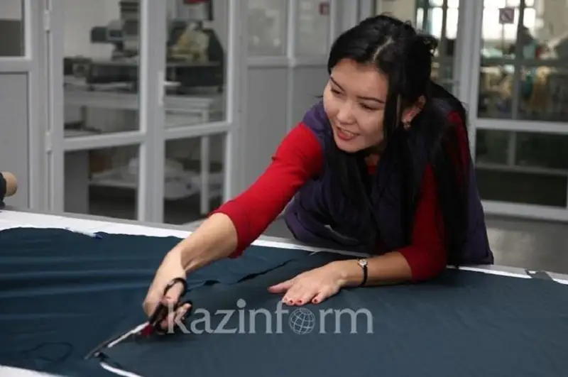 Растет занятость среди высококвалифицированных специалистов и работников сферы услуг в РК