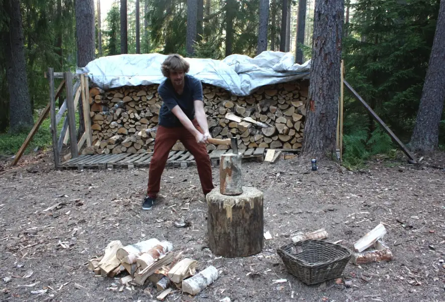 1415686546_vacation_in_the_woods_14