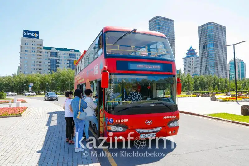 Экскурсия на двухэтажном автобусе: Как объехать столицу за несколько часов
