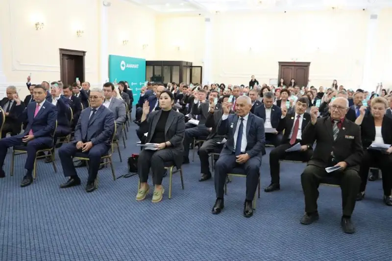 На внеочередной съезд партии AMANAT избрано 700 делегатов