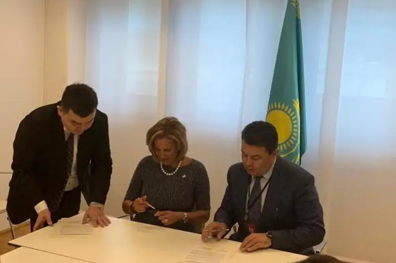 قازاقستان مەن ا ق ش بايىتىلعان ۋراندى بىرگە كادەگە جاراتپاق