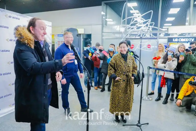 Будем выполнять репатриационные рейсы, пока всех казахстанцев из Украины не вывезем - Питер Фостер