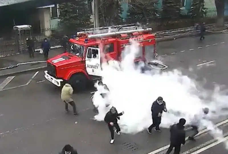 Қаңтар: пожарные спасли мегаполис от большого огня