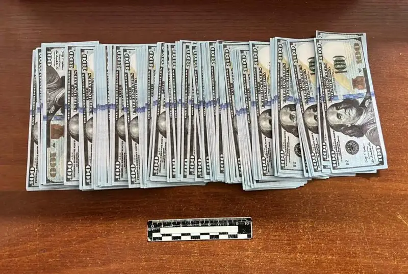 Купить криптовалюту за фальшивые доллары пытался мужчина в Алматы