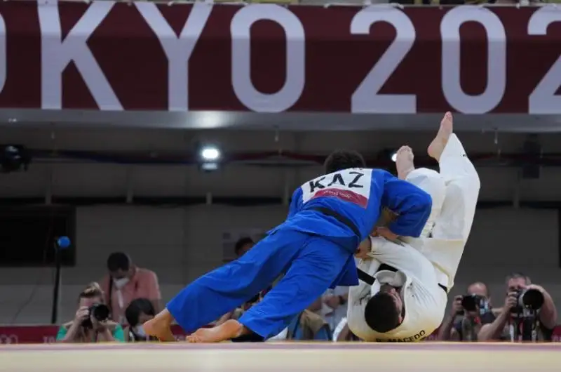 توكيو-2020: دزيۋدوشى يسلام بوزبايەۆ قارسىلاسىن نەبارى 31 سەكۋندتا جەڭدى