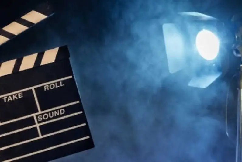 قازاقستاندىقتار كومەديالىق فيلمدەردى كورۋگە نەگە اۋەس