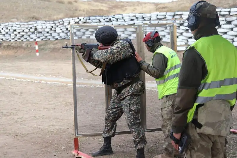 ۇلتتىق ۇلان اسكەري ءبولىم كومانديرلەرىنىڭ جاۋىنگەرلىك شەبەرلىگى سىنالدى