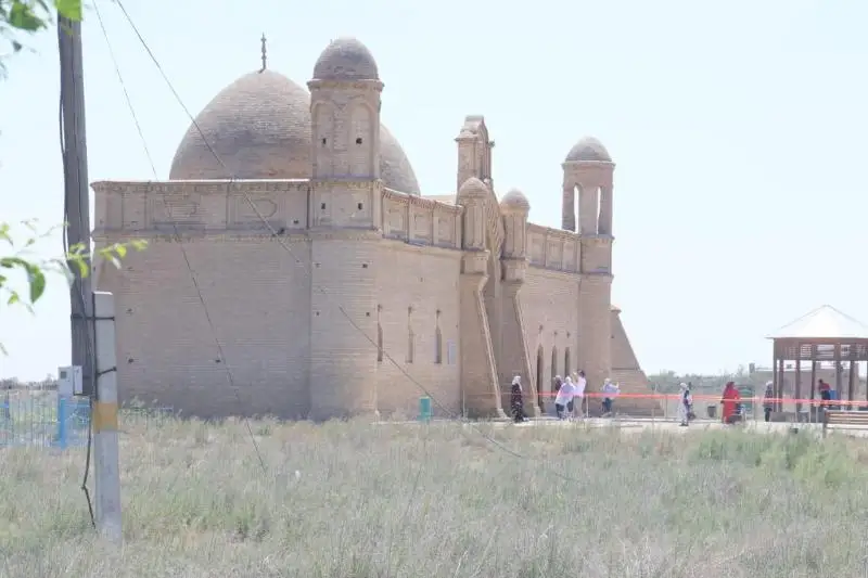قوجا احمەت ياساۋيدەن ءىلىم العان شاكىرتتەرى جايلى نە بىلەمىز