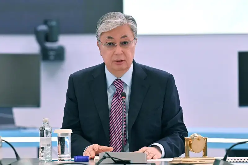 «Qazaqstan temir joly» ulttyq kompanııasyn tolyqtaı jańǵyrtý qajet - Prezıdent