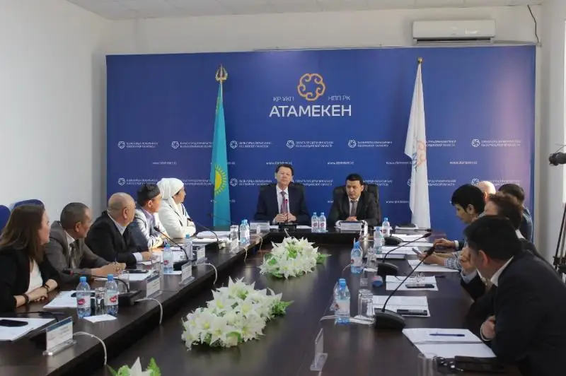 Qyzylordalyq sharýalar mashına-traktor parkin jańarta almaı otyr