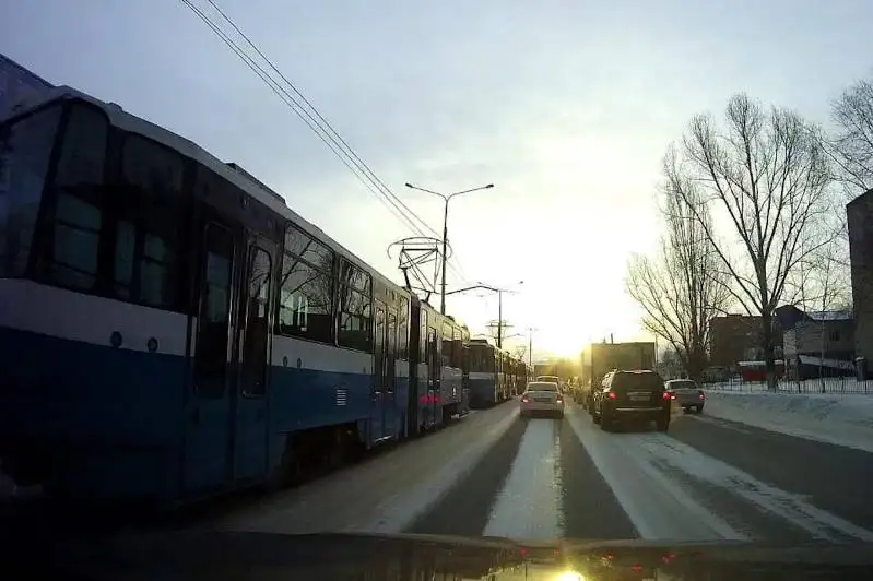 Óskemende tramvaı qozǵalysy toqtady