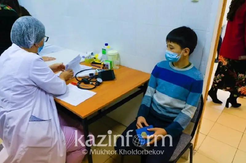 Более 823 тыс. казахстанских подростков полностью привились вакциной Pfizer
