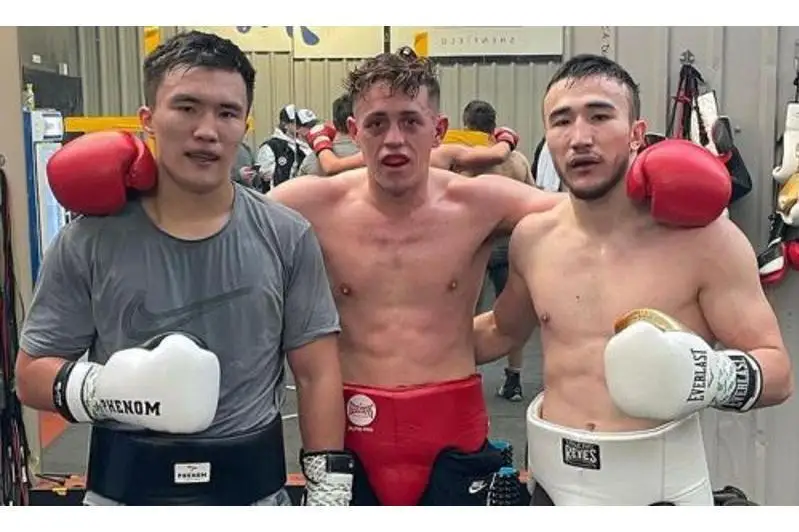 بوكس: راي سەيىتجانوۆ پەن تالعات شايكەن تيتۋلدىق جەكپە-جەك وتكىزەدى