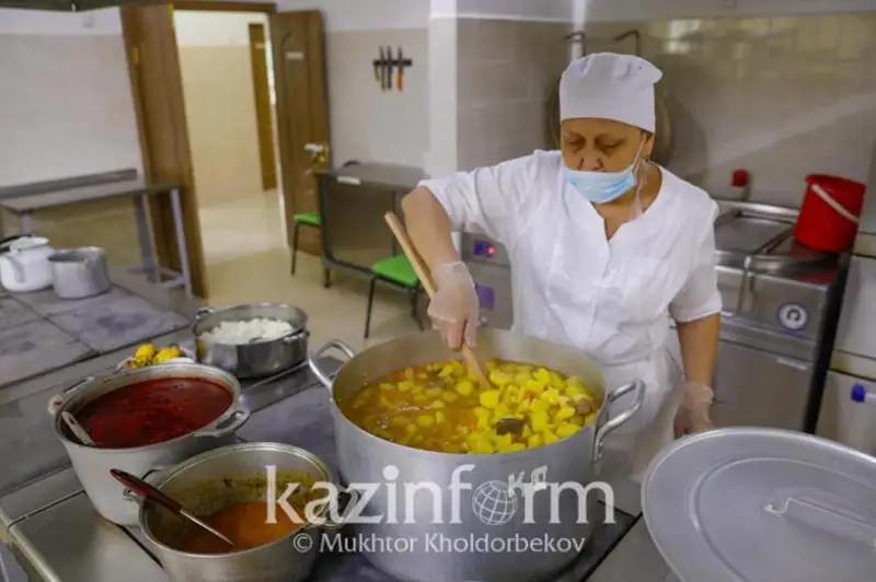 Тұрмысы төмен отбасылардың балалары балабақшада тегін тамақпен қамтылмақ