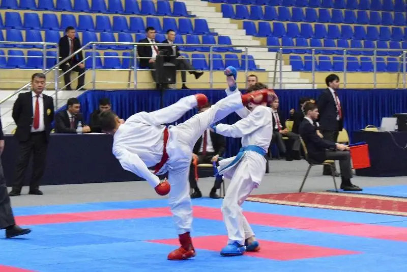 На чемпионате Казахстана по карате атыраусцы завоевали 12 медалей