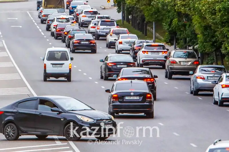 Qazaqstanda oń rýldi 19 myń kólik júr - mınıstrlik