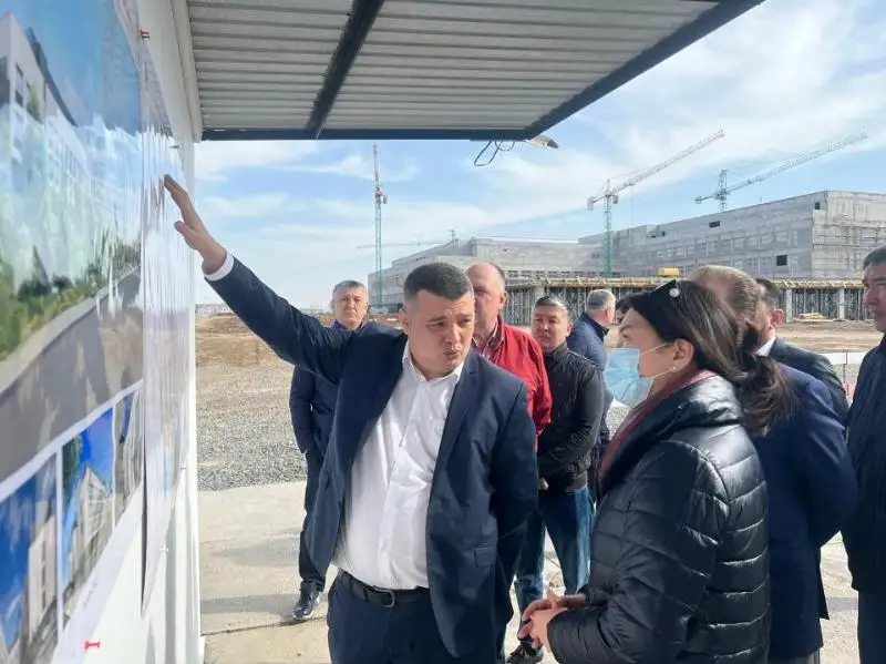 Ажар Гиният проверила ход строительства центра экстренной медицины