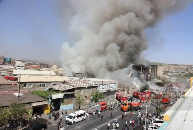 Более 50 человек пострадали при взрыве в ТЦ в Ереване