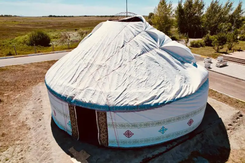 Юрту и санузел установили вдоль трассы Нур-Султан - Щучинск