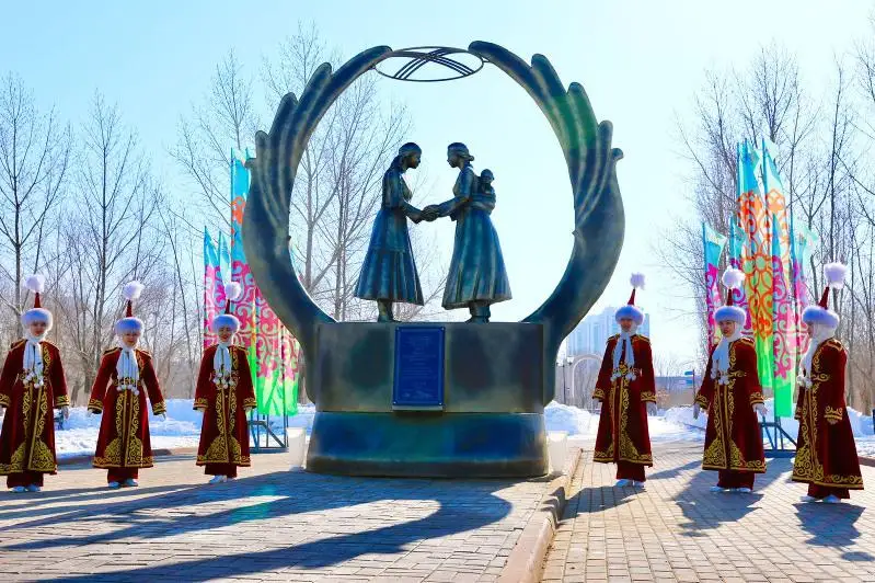 Скульптурную композицию в знак благодарности казахскому народу от корейцев установили в Актобе