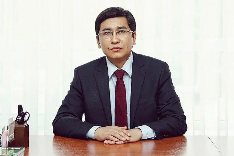 شەشىم بۇكىل وقۋ جىلى بويى كۇشىندە بولادى - مينيستر مەكتەپ فورماسىنىڭ مىندەتتەلمەۋى جايلى