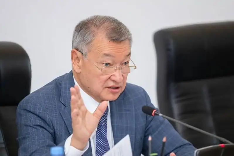 О мерах по снижению оттока студентов за рубеж рассказал Даниал Ахметов