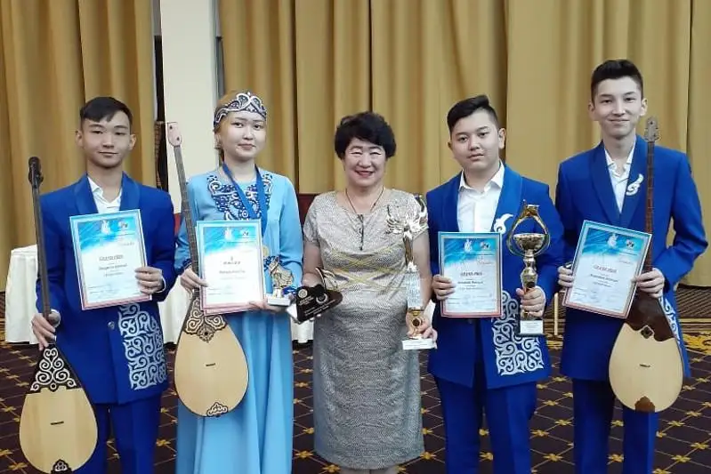 دۋبايدا پەتروپاۆلدىق دومبىراشىلار باس جۇلدەنى جەڭىپ الدى