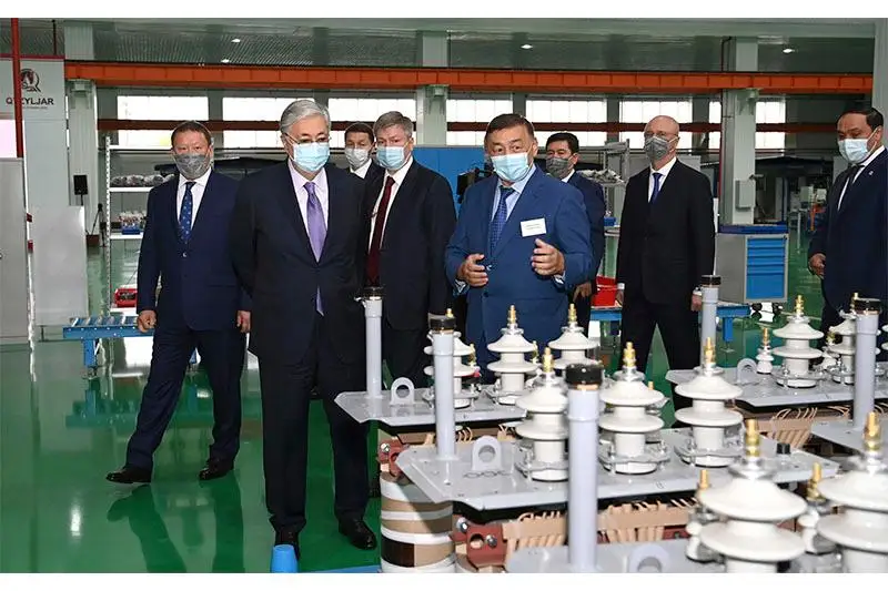 پرەزيدەنت پەتروپاۆلداعى ەلەكتروتەحنيكا زاۋىتىنا باردى