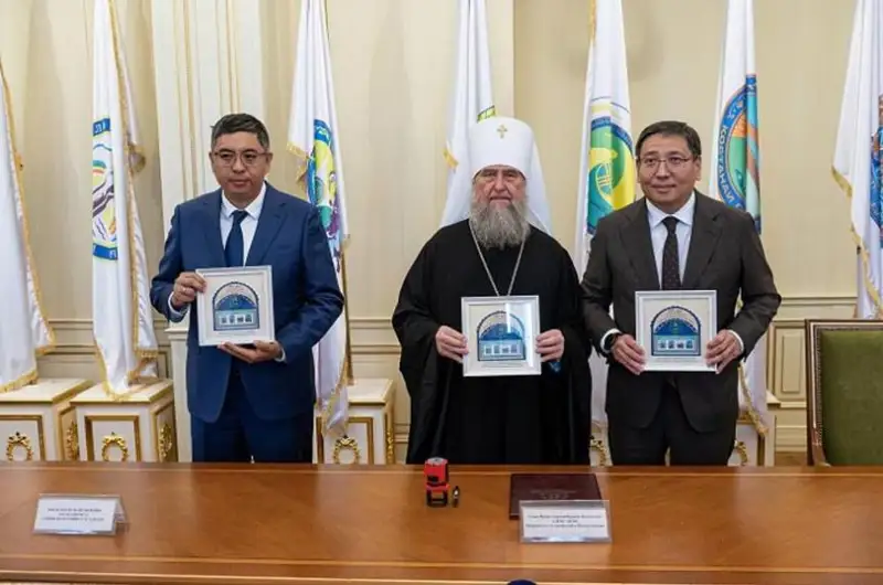 Почтовые марки с храмами выпустили в Казахстане