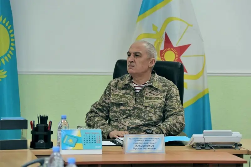 Министр обороны совершил рабочую поездку в Атырауский и Актюбинский гарнизоны