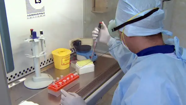 دارىگەر كوروناۆيرۋس پەن پنيەۆمونيانىڭ ايىرماشىلىعىن سالىستىردى