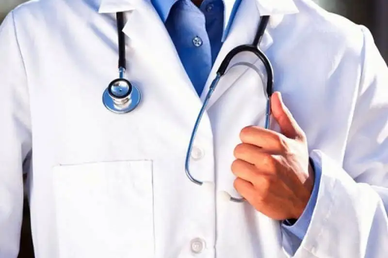 دارىگەرلەر نەگە اق ءتۇستى حالات كيەدى؟