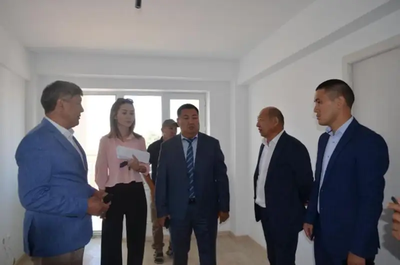 Májilis depýtattary óńir turǵyndarymen kezdesti