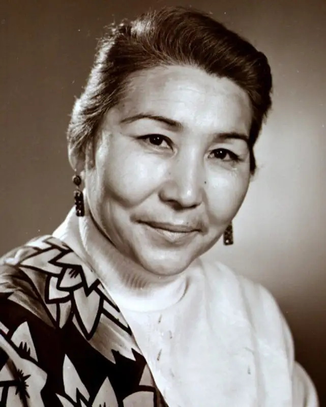 قازاقتان شىققان تۇڭعىش ايەل كينورەجيسسەر تۋرالى بىلەسىز بە؟