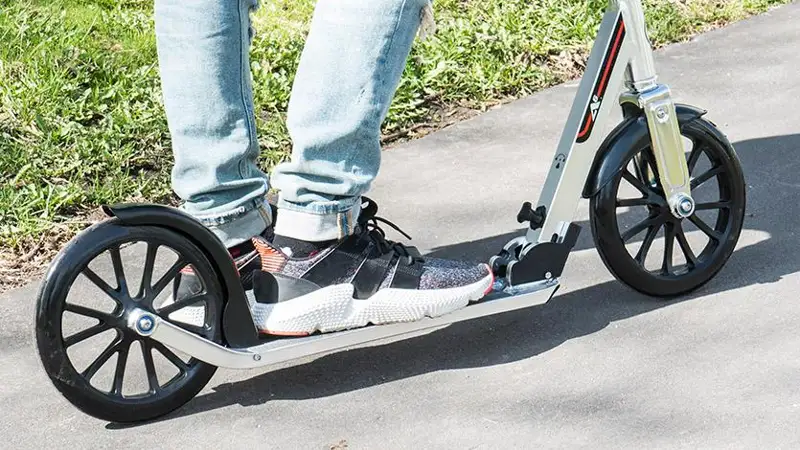 ساموكات تىزگىندەۋشىلەر جۇرگىزۋشى مە، الدە جۇرگىنشى مە؟