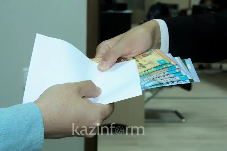 قىزمەتكەردىڭ جەمقورلىعى ءۇشىن باسشى قانداي جاعدايدا وتستاۆكاعا كەتەدى