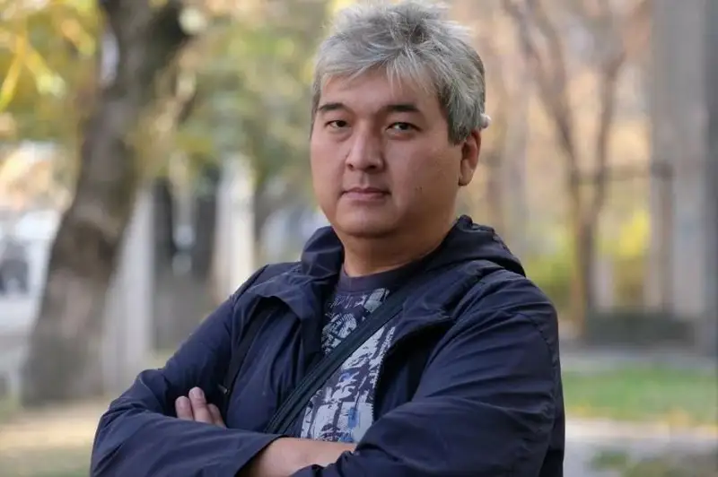 Министры и акимы не должны уклоняться от неудобных вопросов – мнение политолога