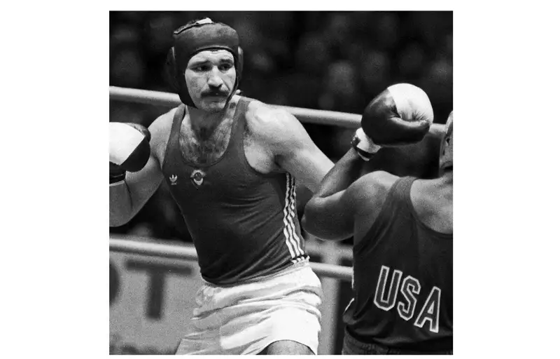 ەكى الپاۋىتتىڭ ايقاسى