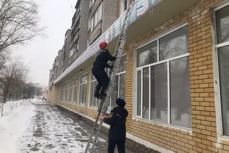 Óskemende jertólege qulap ketken er adamǵa qutqarýshylar kómekke keldi