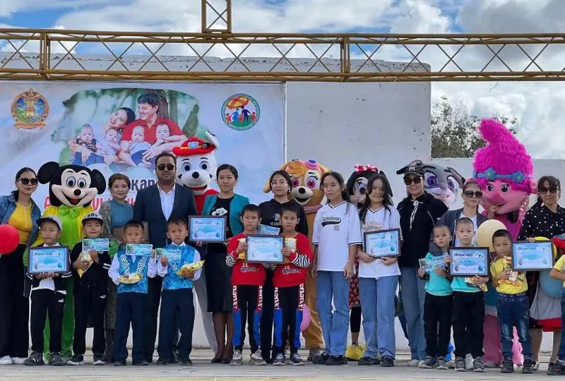 Парад близнецов прошел в Атырауской области