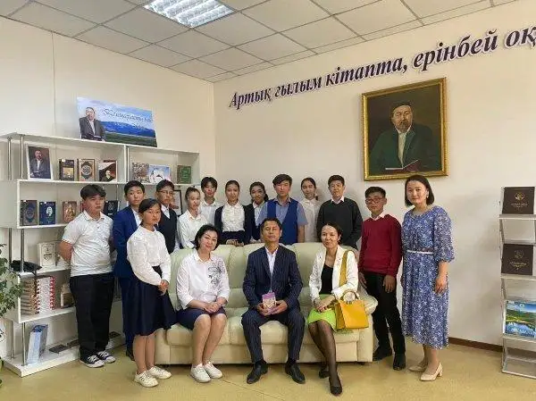 Balalardyń kitap oqýǵa den qoıǵany qýantady – qyzylordalyq muǵalim