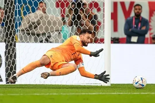 Frantsııa qaqpashysy Ýgo Lorıs óz eliniń rekordyn jańartty
