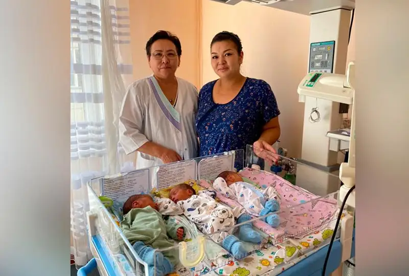 Тройня родилась в Алматы - врачи провели сложную операцию