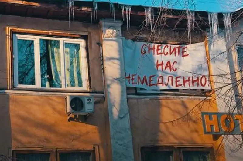 Almaty ákimdigi apatty úıdi buzýdy talap etken turǵyndarǵa jaýap berdi