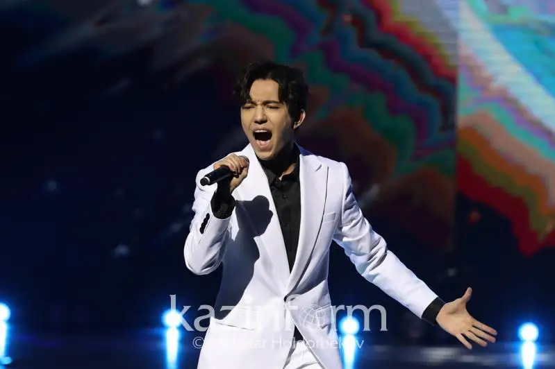 ديماش قۇدايبەرگەن جانكۇيەرلەرىن رەسەيدىڭ 3 قالاسىنداعى كونسەرتىنە شاقىردى