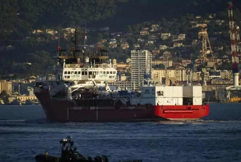 Италия настроена решать вопрос с мигрантами на уровне ЕС